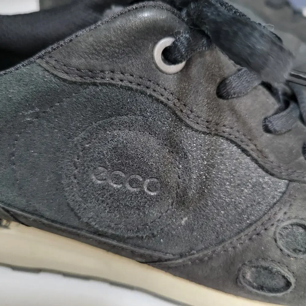 Ecco Retro Low Top Metallic Black Leather Sneakers Size 39 EU 8.5 US